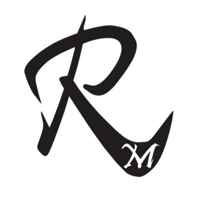 R M